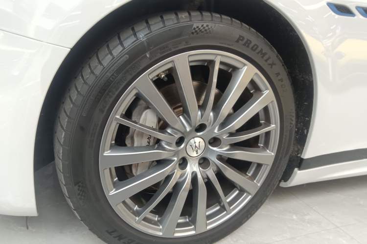 Used Maserati Ghibli 2022 2.0T GT Sharp Edition Left Front Wheel Hub