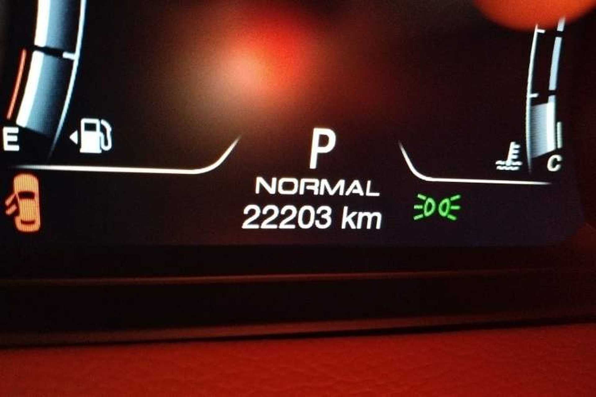 Used Maserati Ghibli 2022 2.0T GT Sharp Edition Odometer Close Up