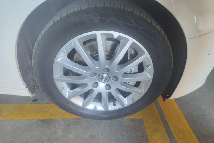 Used Maserati Ghibli 2022 2.0T GT Sharp Edition Right Front Wheel Hub