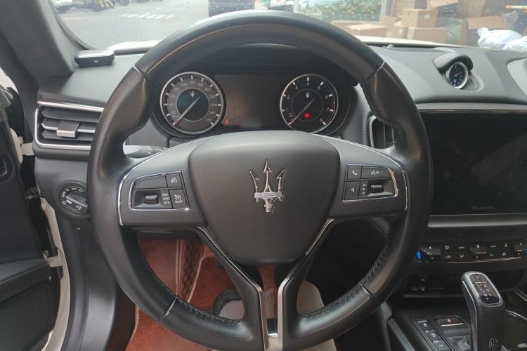 Used Maserati Ghibli 2022 2.0T GT Sharp Edition Steering Wheel