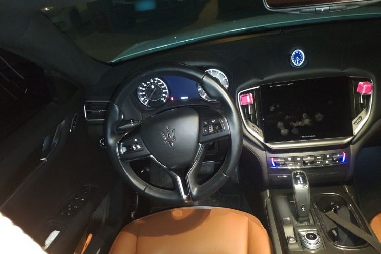 Used Maserati Ghibli 2022 2.0T GT Sharp Edition Steering Wheel