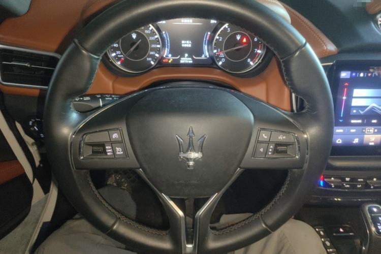 Used Maserati Ghibli 2022 2.0T GT Sharp Edition Steering Wheel
