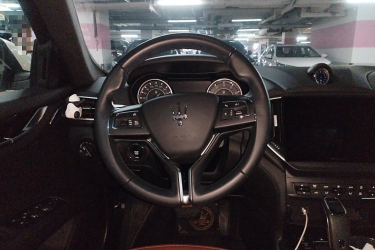 Used Maserati Ghibli 2022 2.0T GT Sharp Edition Steering Wheel
