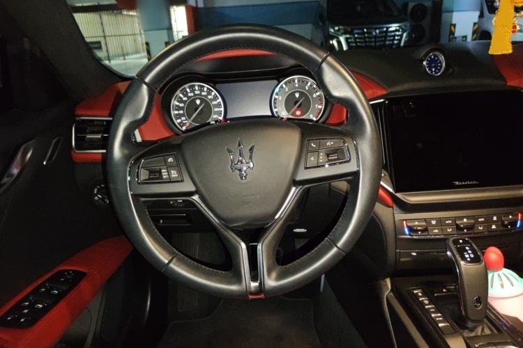 Used Maserati Ghibli 2022 2.0T GT Sharp Edition Steering Wheel