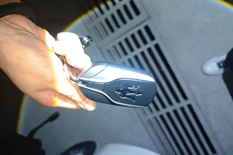 Used Maserati Ghibli 2022 2.0T GT Sharp Edition Vehicle Key