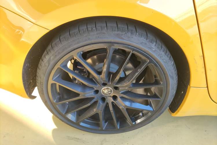 Used Maserati Ghibli 2022 3.0T Modena Right Rear Wheel Hub