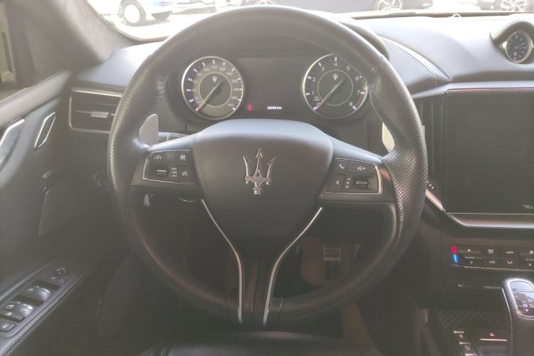 Used Maserati Ghibli 2022 3.0T Modena Steering Wheel