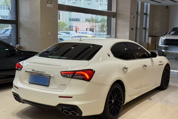 Used Maserati Ghibli 2023 3.0T Modena Exterior 5