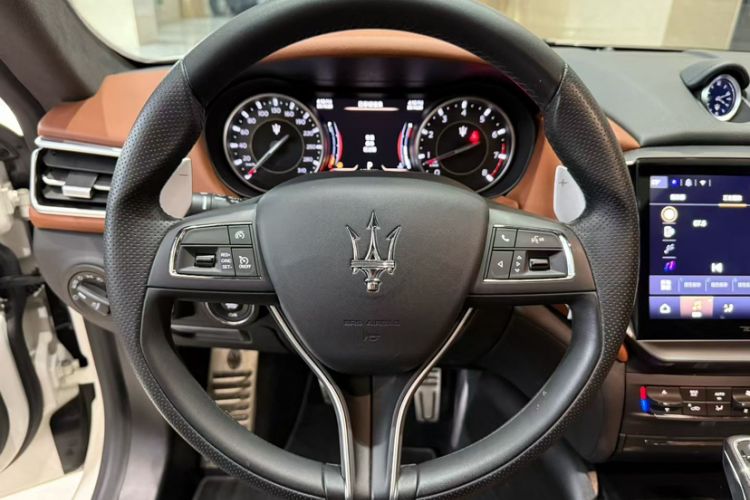 Used Maserati Ghibli 2023 3.0T Modena Interior 3