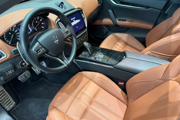 Used Maserati Ghibli 2023 3.0T Modena Interior 5