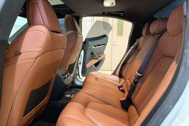 Used Maserati Ghibli 2023 3.0T Modena Interior 6