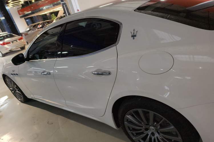 Used Maserati Ghibli 2023 2.0T GT Left Side