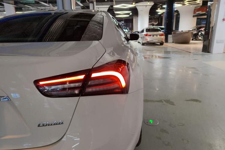 Used Maserati Ghibli 2023 2.0T GT Right Rear Taillight