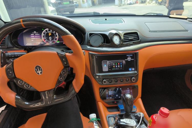 Used Maserati GranCabrio 2012 4.7L Sport Center Console