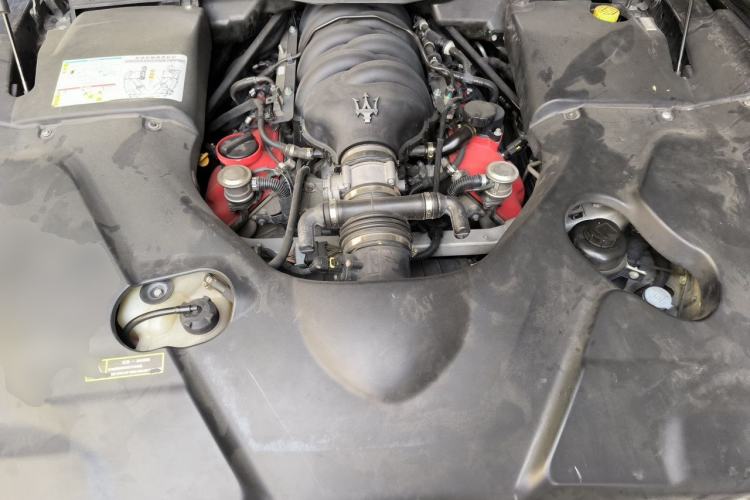 Used Maserati GranCabrio 2012 4.7L Sport Engine Bay