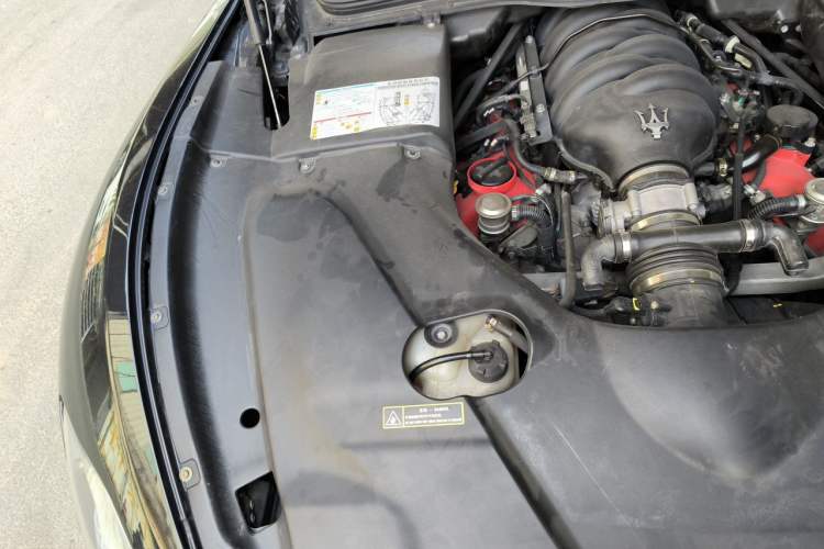 Used Maserati GranCabrio 2012 4.7L Sport Engine Bay Right