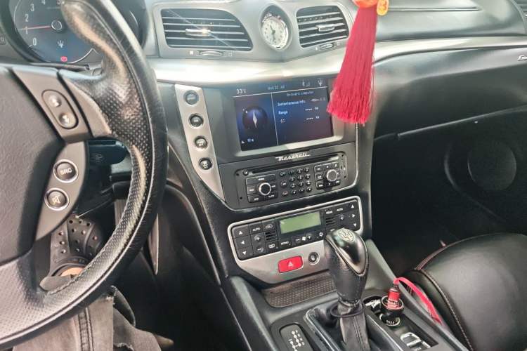 Used Maserati GranCabrio 2012 4.7L Sport Audio And AC Panel