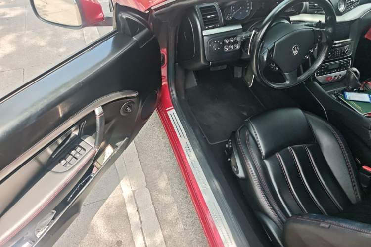 Used Maserati GranCabrio 2012 4.7L Sport Driver Seat