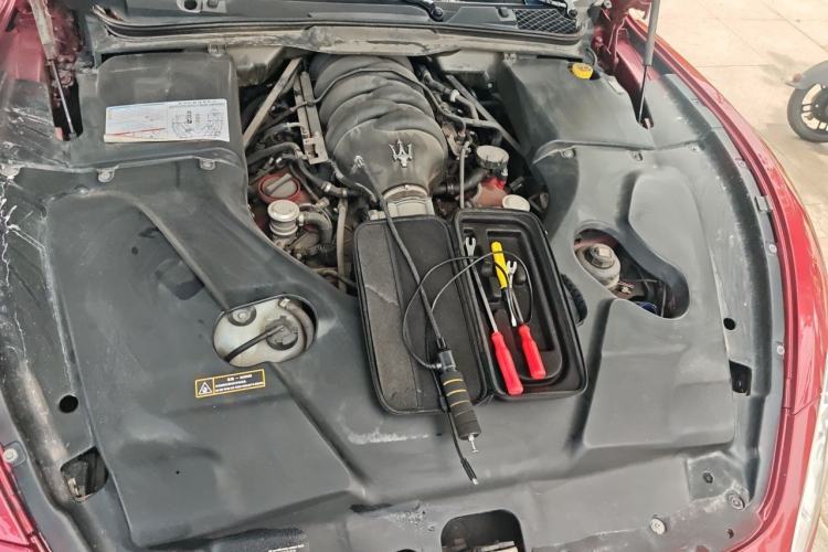 Used Maserati GranCabrio 2012 4.7L Sport Engine Bay