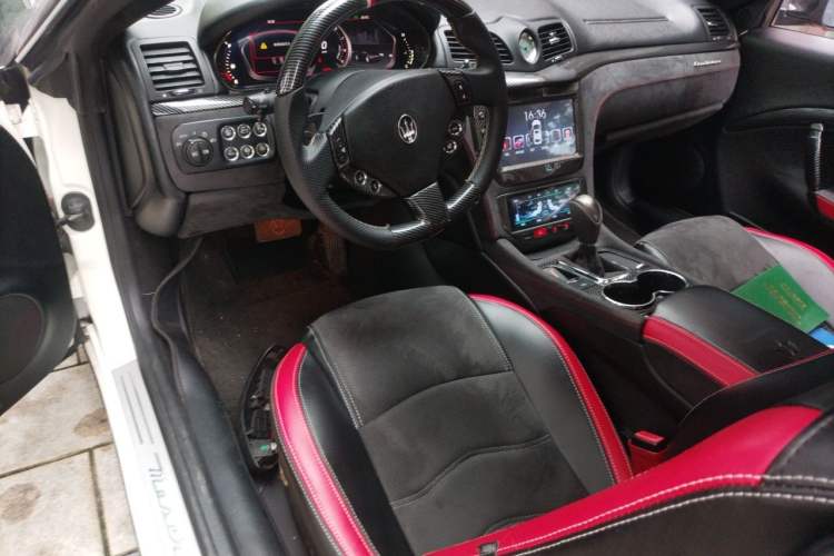 Used Maserati GranTurismo 2007 4.2L Standard Edition Audio And AC Panel