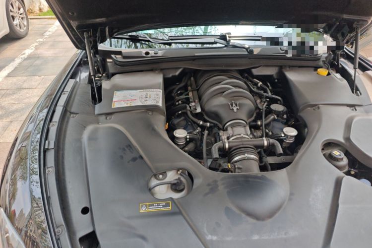 Used Maserati GranTurismo 2007 4.2L Standard Edition Engine Bay Right