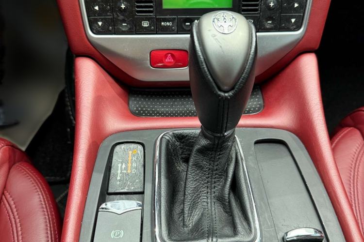 Used Maserati GranTurismo 2007 4.2L Standard Edition Interior 3