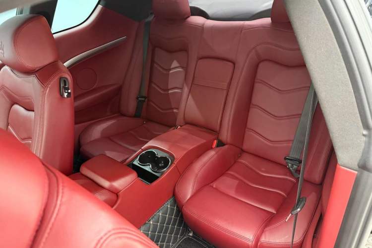 Used Maserati GranTurismo 2007 4.2L Standard Edition Interior 6