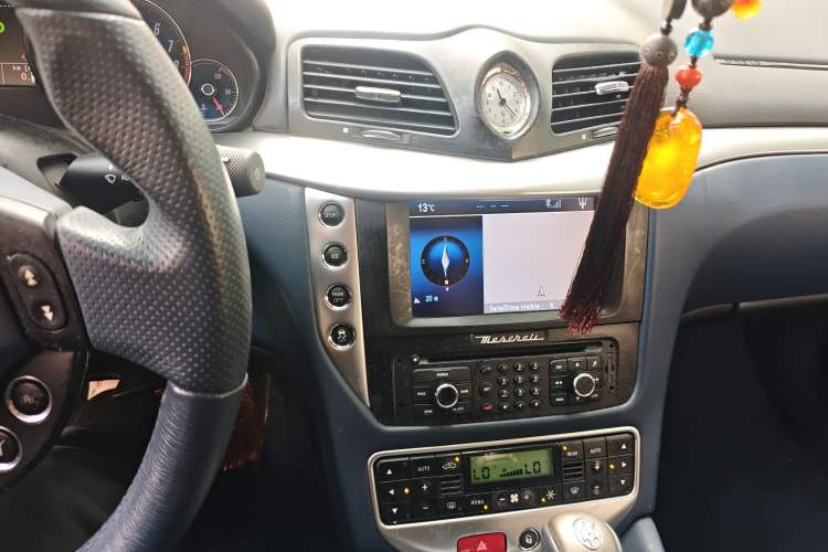 Used Maserati GranTurismo 2007 4.2L Standard Edition Audio And AC Panel