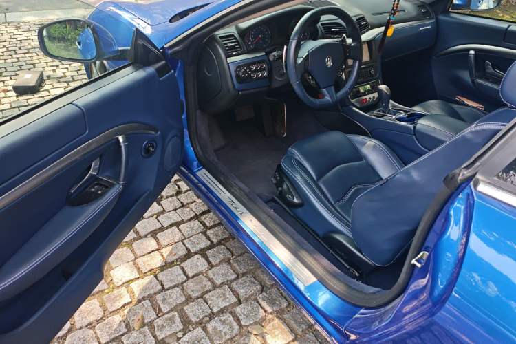 Used Maserati GranTurismo 2007 4.2L Standard Edition Driver Seat
