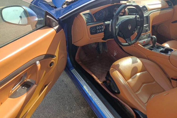 Used Maserati GranTurismo 2007 4.2L Standard Edition Driver Seat