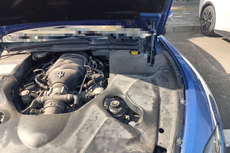Used Maserati GranTurismo 2007 4.2L Standard Edition Engine Bay Left