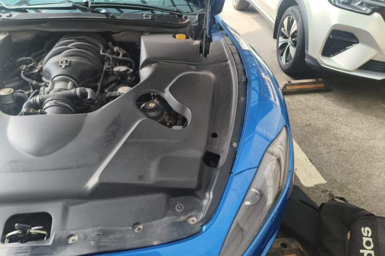 Used Maserati GranTurismo 2007 4.2L Standard Edition Engine Bay Left