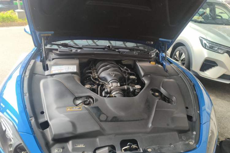 Used Maserati GranTurismo 2007 4.2L Standard Edition Engine Bay