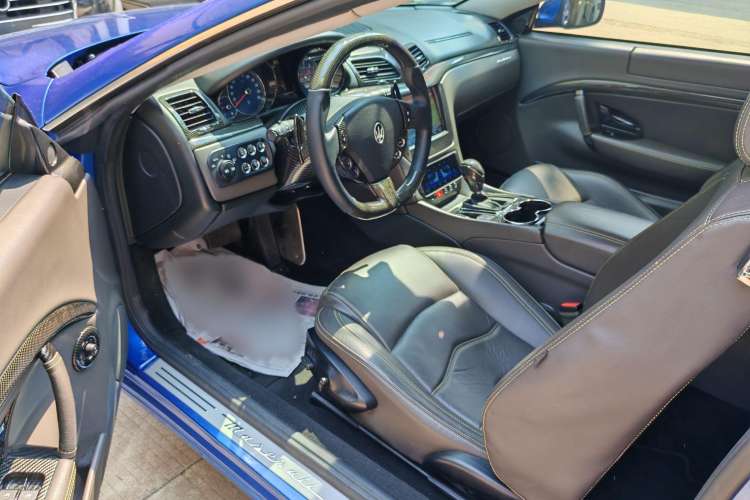 Used Maserati GranTurismo 2007 4.2L Standard Edition Interior 1