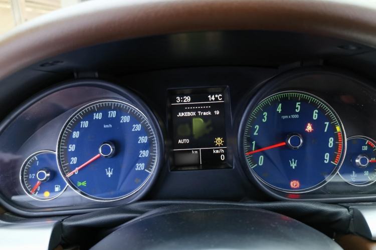 Used Maserati GranTurismo 2007 4.2L Standard Edition Interior 3