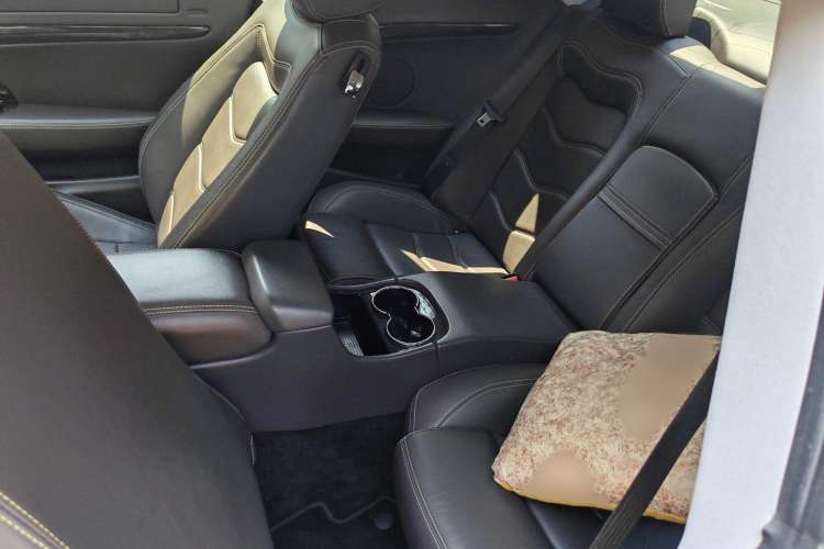 Used Maserati GranTurismo 2007 4.2L Standard Edition Interior 3
