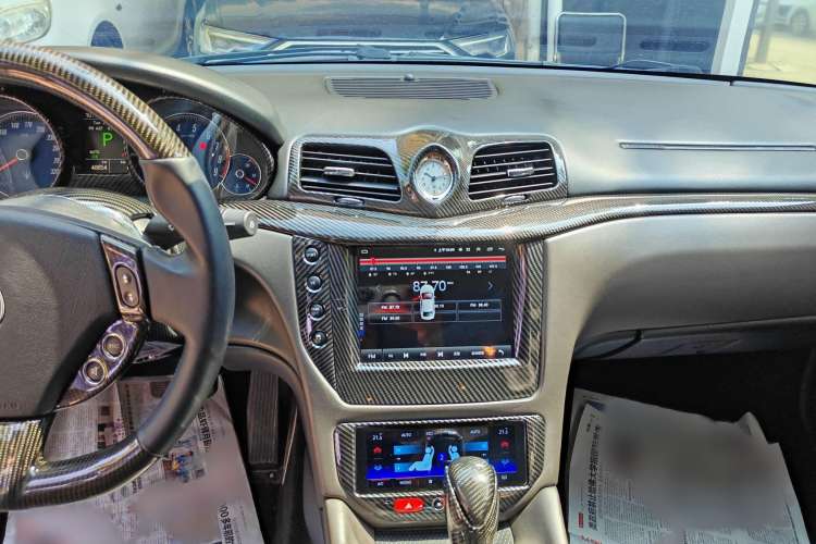 Used Maserati GranTurismo 2007 4.2L Standard Edition Interior 5