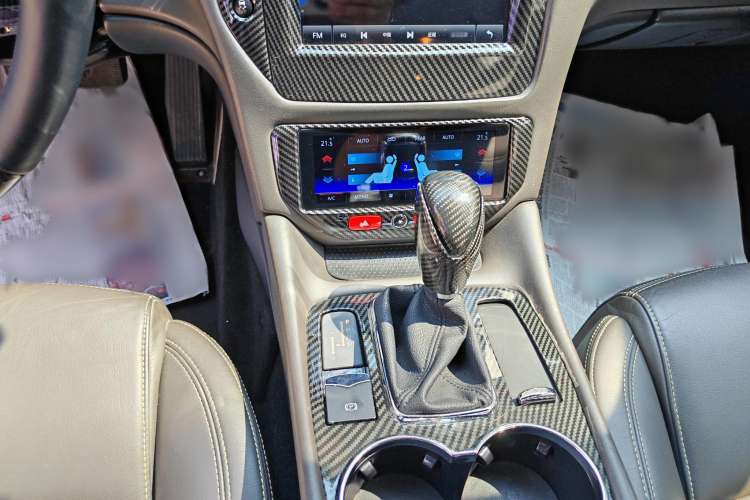 Used Maserati GranTurismo 2007 4.2L Standard Edition Interior 7
