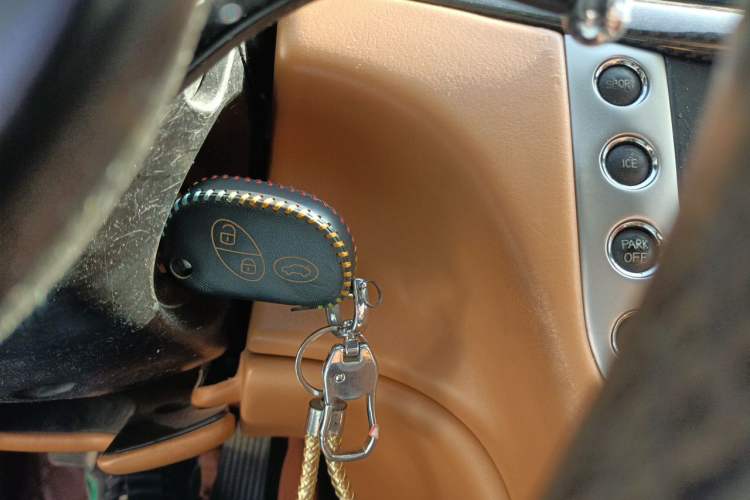 Used Maserati GranTurismo 2007 4.2L Standard Edition Vehicle Key