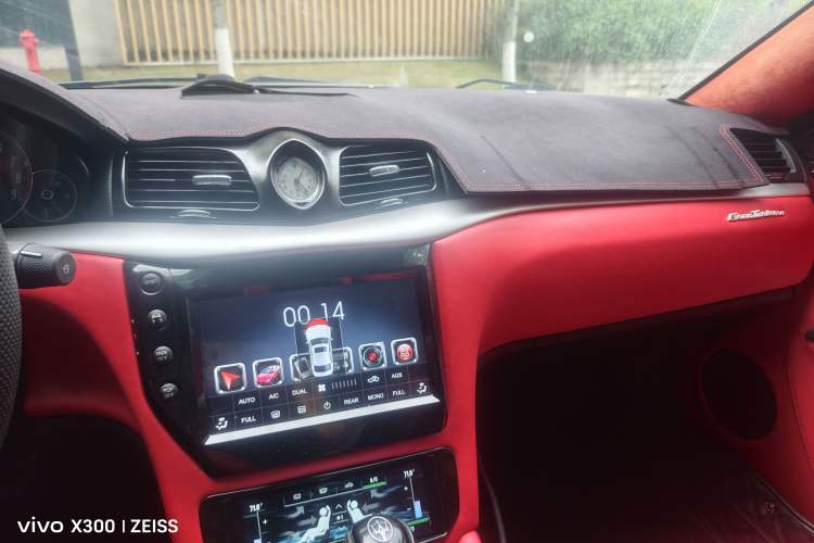 Used Maserati GranTurismo 2007 4.2L Standard Edition Audio And AC Panel