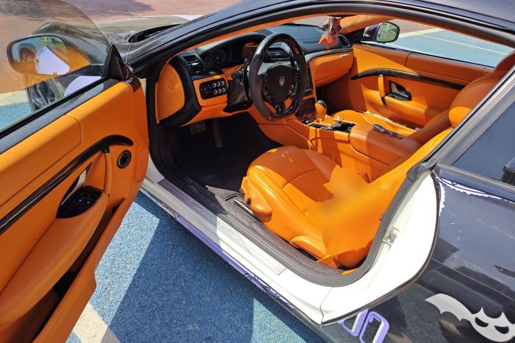 Used Maserati GranTurismo 2007 4.2L Standard Edition Driver Seat