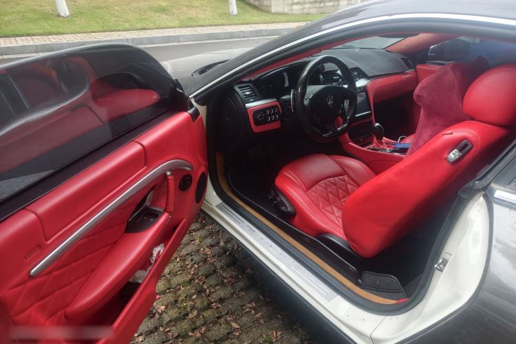 Used Maserati GranTurismo 2007 4.2L Standard Edition Driver Seat