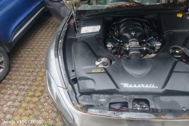 Used Maserati GranTurismo 2007 4.2L Standard Edition Engine Bay Right