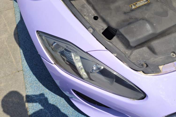 Used Maserati GranTurismo 2007 4.2L Standard Edition Right Front Headlight