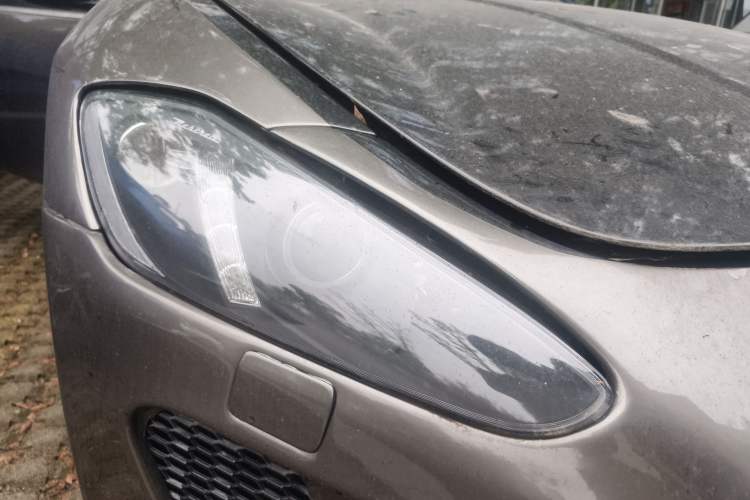 Used Maserati GranTurismo 2007 4.2L Standard Edition Right Front Headlight