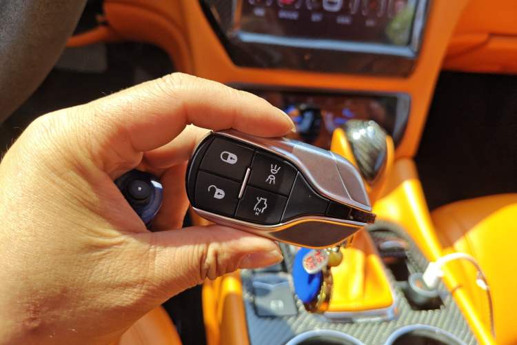 Used Maserati GranTurismo 2007 4.2L Standard Edition Vehicle Key