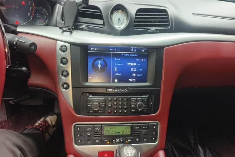 Used Maserati GranTurismo 2007 4.2L Standard Edition Audio And AC Panel