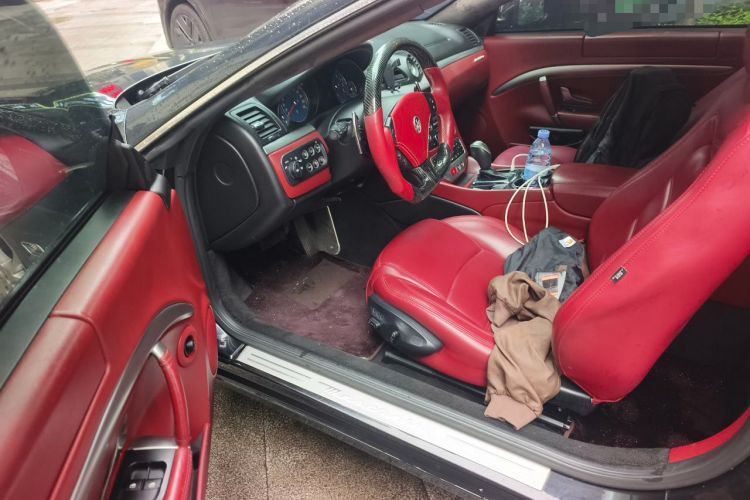 Used Maserati GranTurismo 2007 4.2L Standard Edition Driver Seat