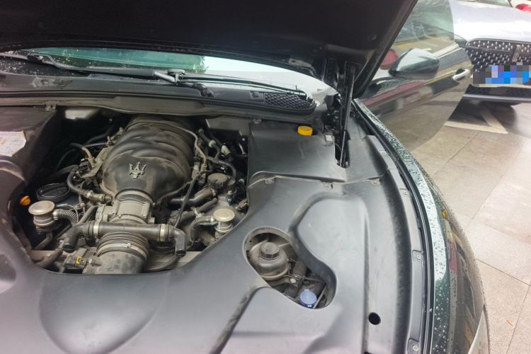 Used Maserati GranTurismo 2007 4.2L Standard Edition Engine Bay Left