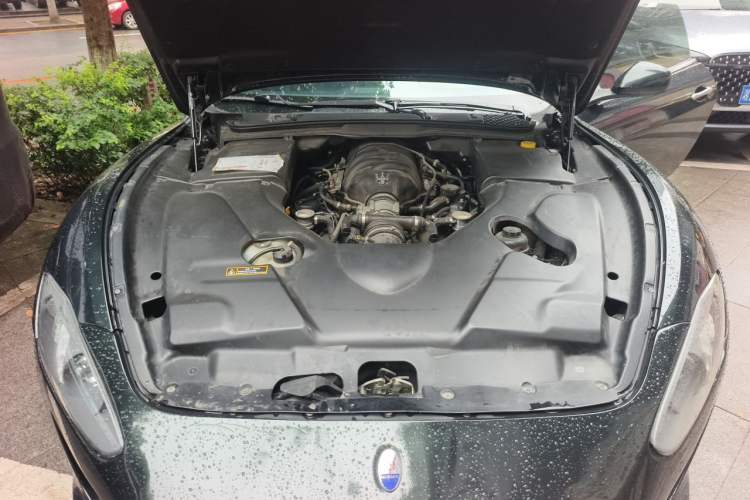 Used Maserati GranTurismo 2007 4.2L Standard Edition Engine Bay